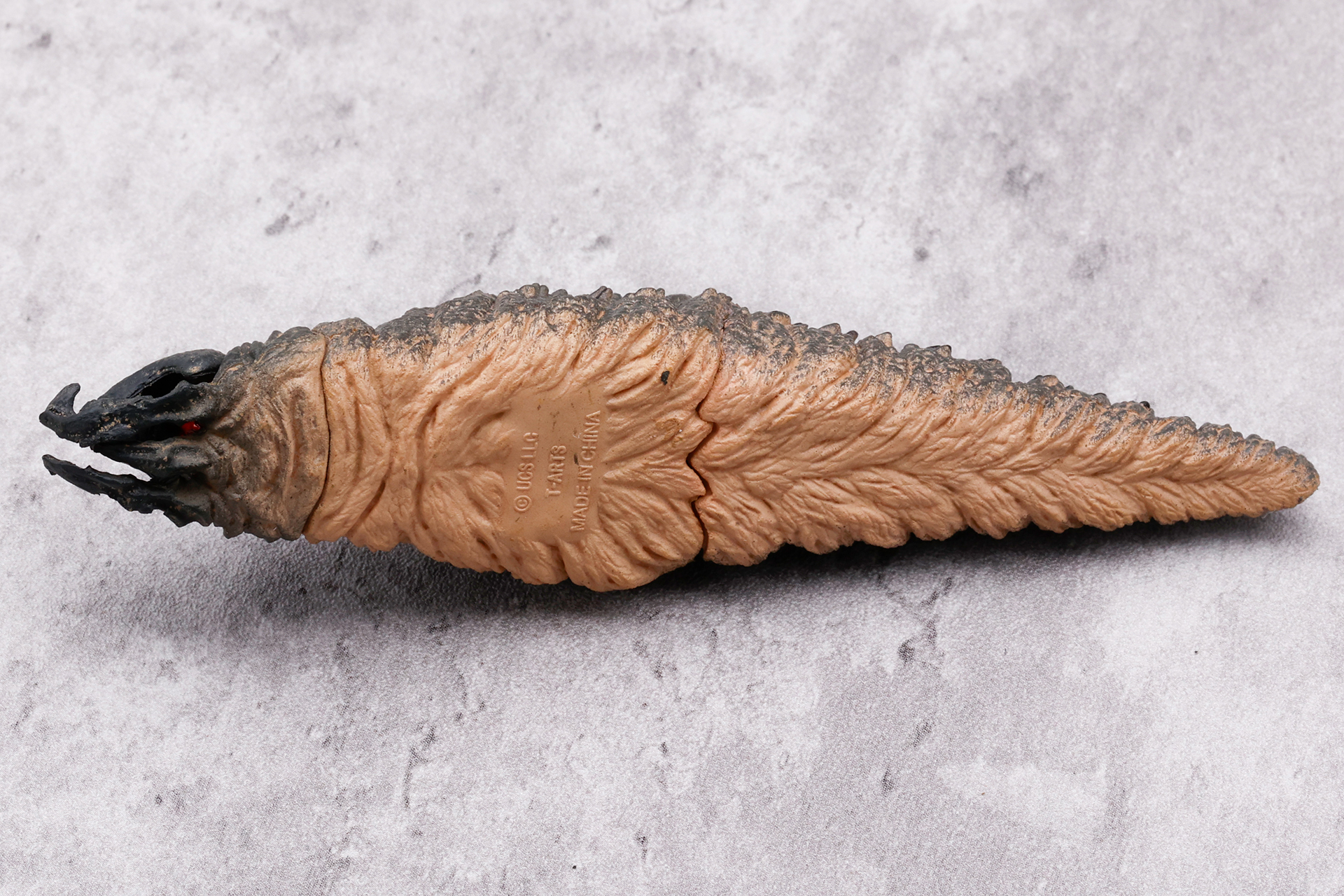 こちらは底面側。つなぎ目こそわかるが、それでもしっかりと作り込まれていることがわかる