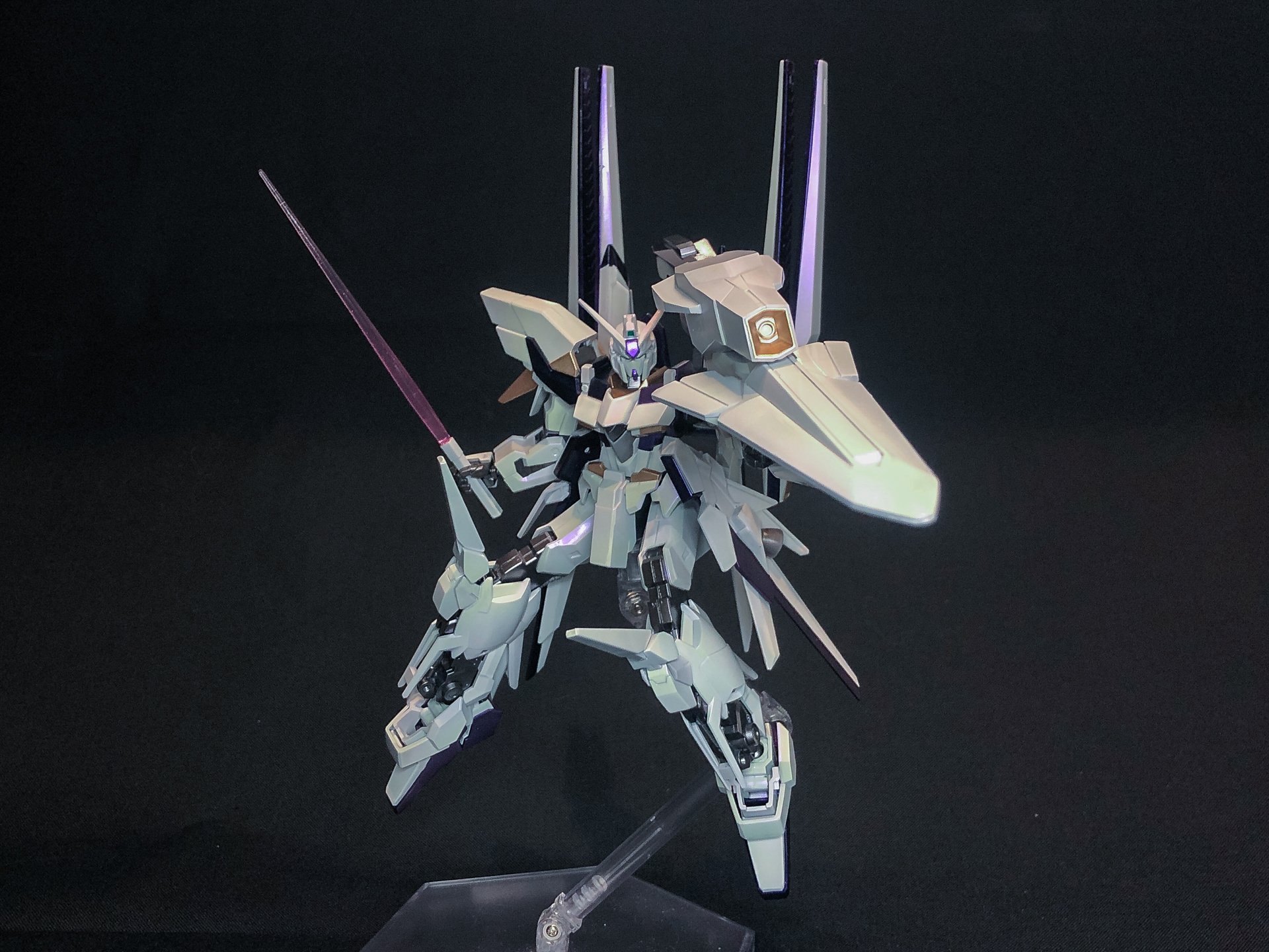 シールドのハイ・メガ・キャノンを構えてみました。