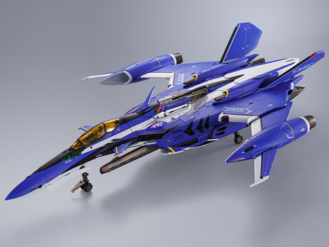 映画「劇場版マクロスΔ 絶対LIVE!!!!!!」よりマックスのYF-29