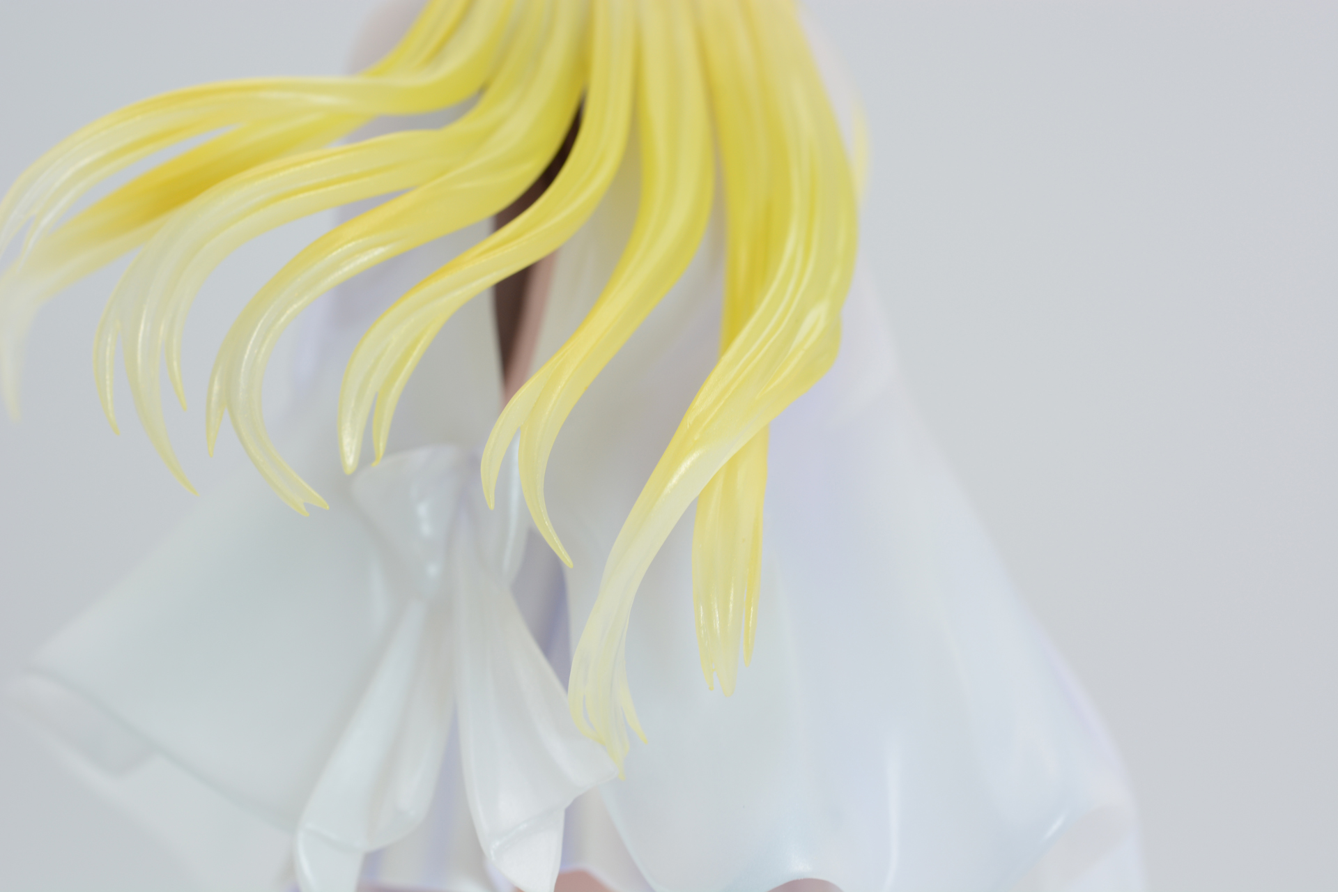 髪の毛はクリアパーツに塗装をしたもの。ギギらしい透明感がある