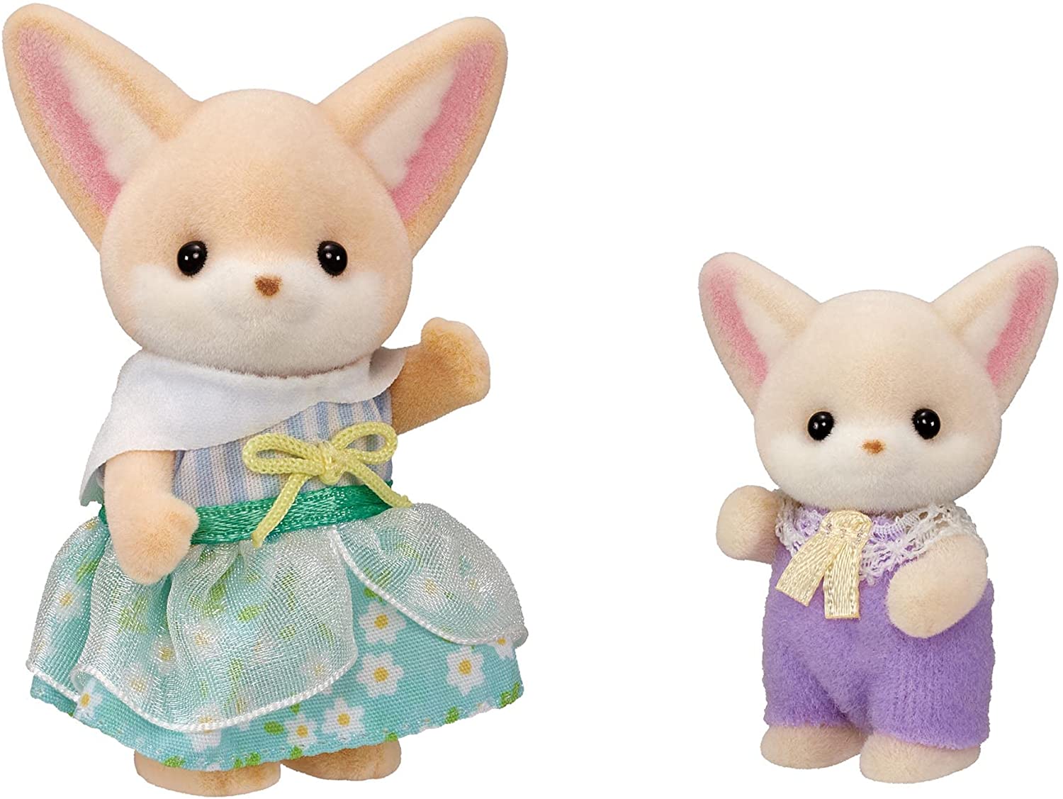 大きな耳が特徴のフェネックの女の子と赤ちゃん