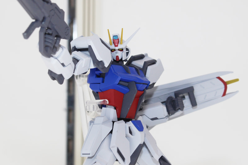 武装はビームライフル、対ビームシールド、アーマーシュナイダーが付属