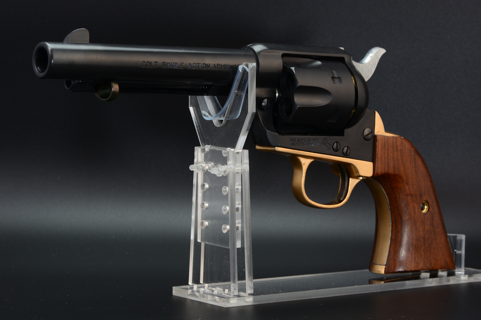 SAAは細かい部品は組み立ててあり、モデルガン組み立てキットの中でも難易度は低いと実感した。再販も行なわれるのでオススメである。今回組み立てたのは銃身が5.4インチの「アーティラリー（砲兵）」と呼ばれるモデルだ