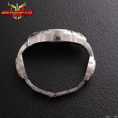 仮面ライダークウガ」の変身ベルト「アークル」が腕時計になって登場
