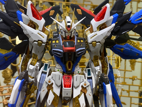 静岡ホビーショー】装甲無しの姿も確認できる! プラモ「MGEX 1/100
