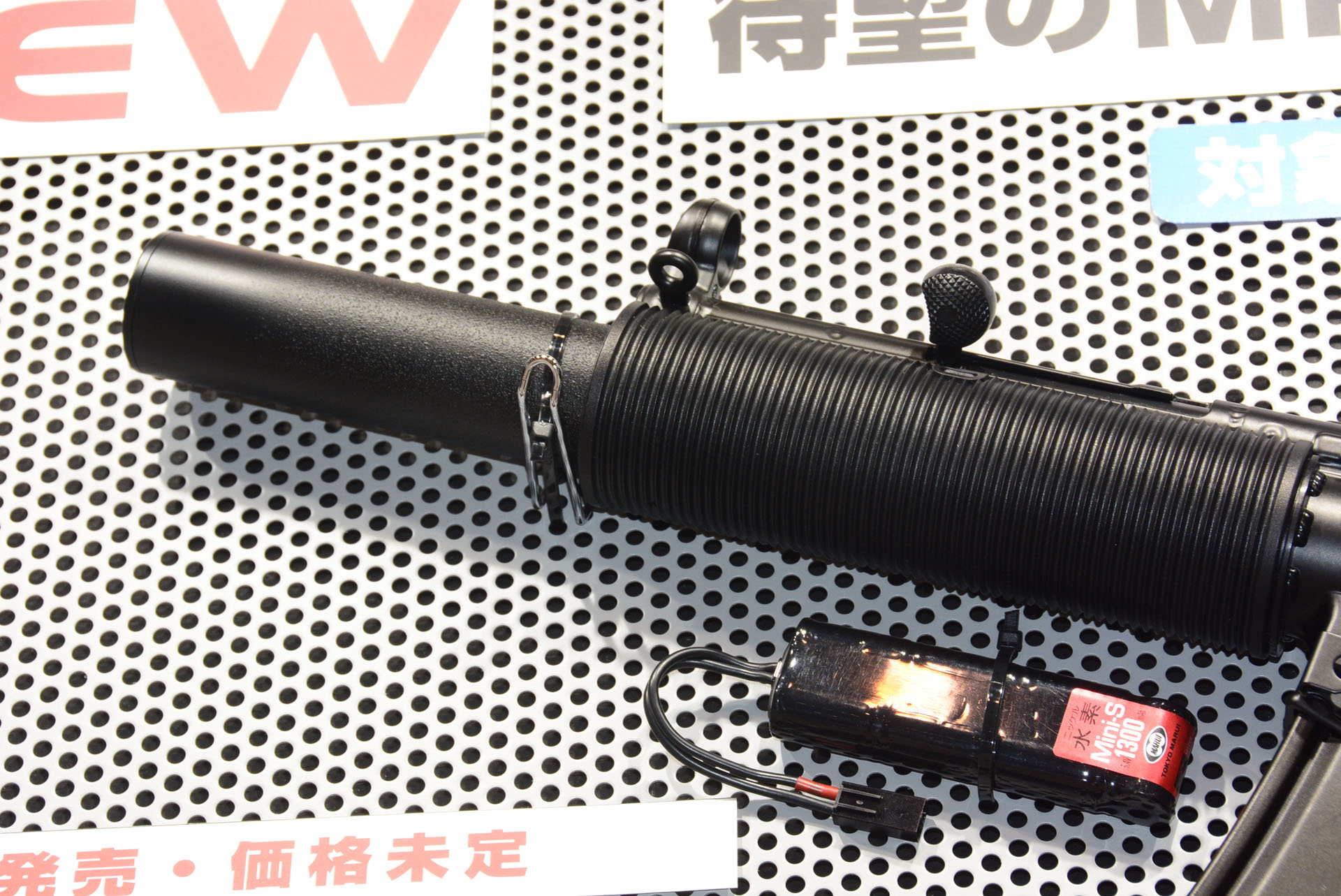 ハンドガードとサプレッサーが新規パーツとなる