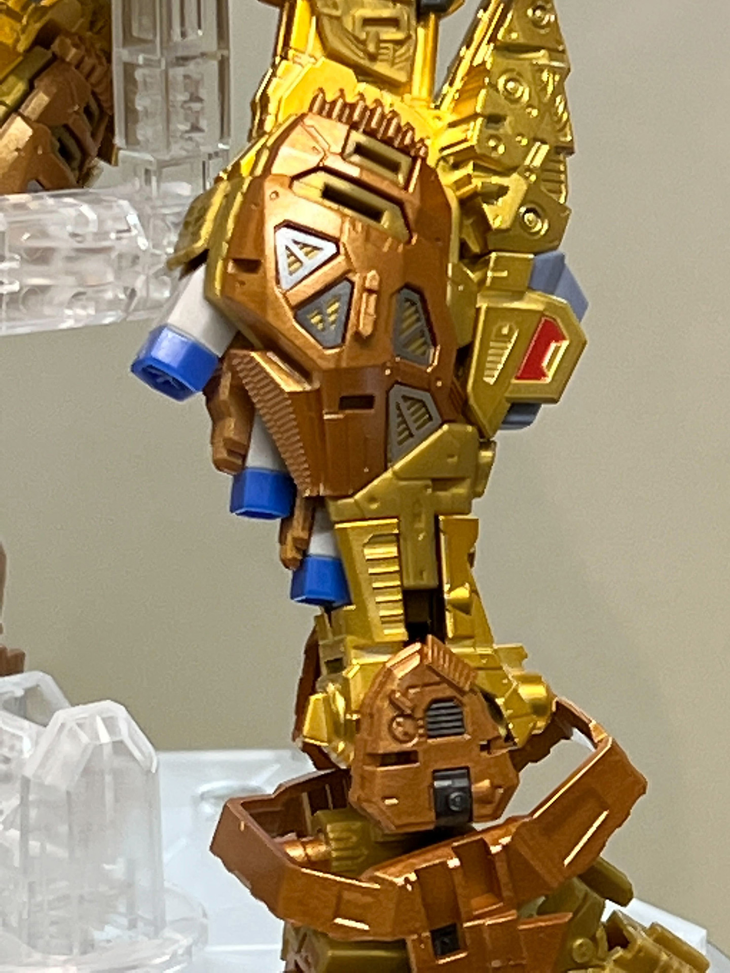 脚部のパーツも濃密なディテールの中にエッチングシールによるリアリティがたまらない