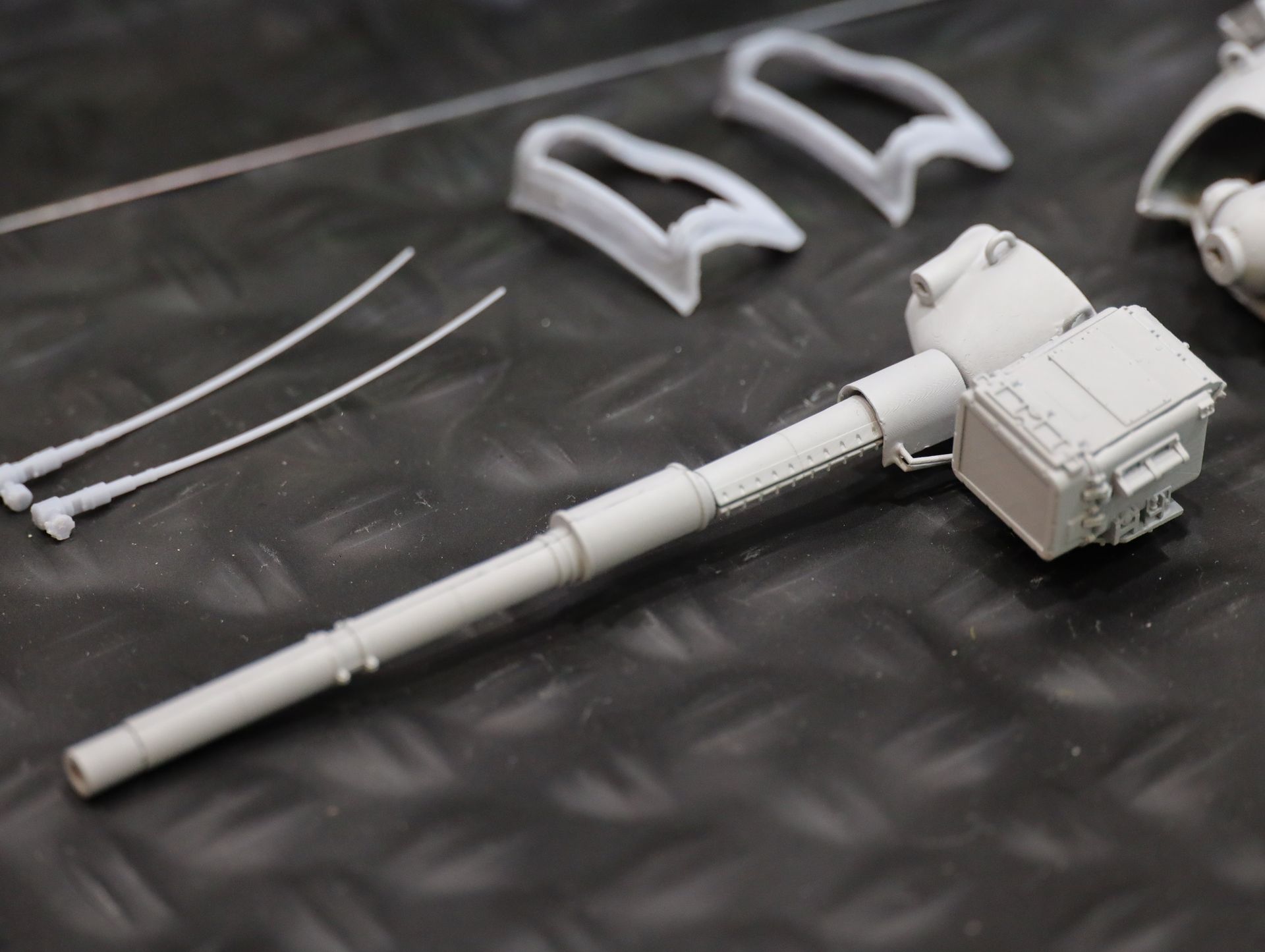 主砲とアンテナ