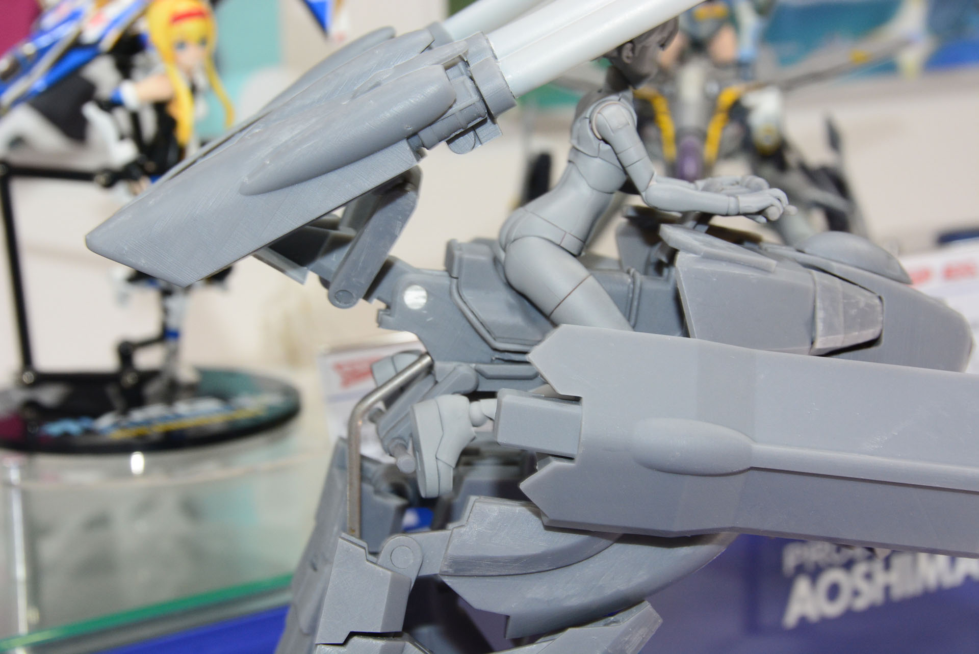 「VFG VB-6 ケーニッヒモンスター」。オリジナルの要素を受け継ぎながら、「女の子が乗るパワフルな歩行兵器」というアレンジになっている印象がある。他のVFGと大きく違う迫力があり、こちらの"陸戦兵器"的な方向での展開も期待してしまう