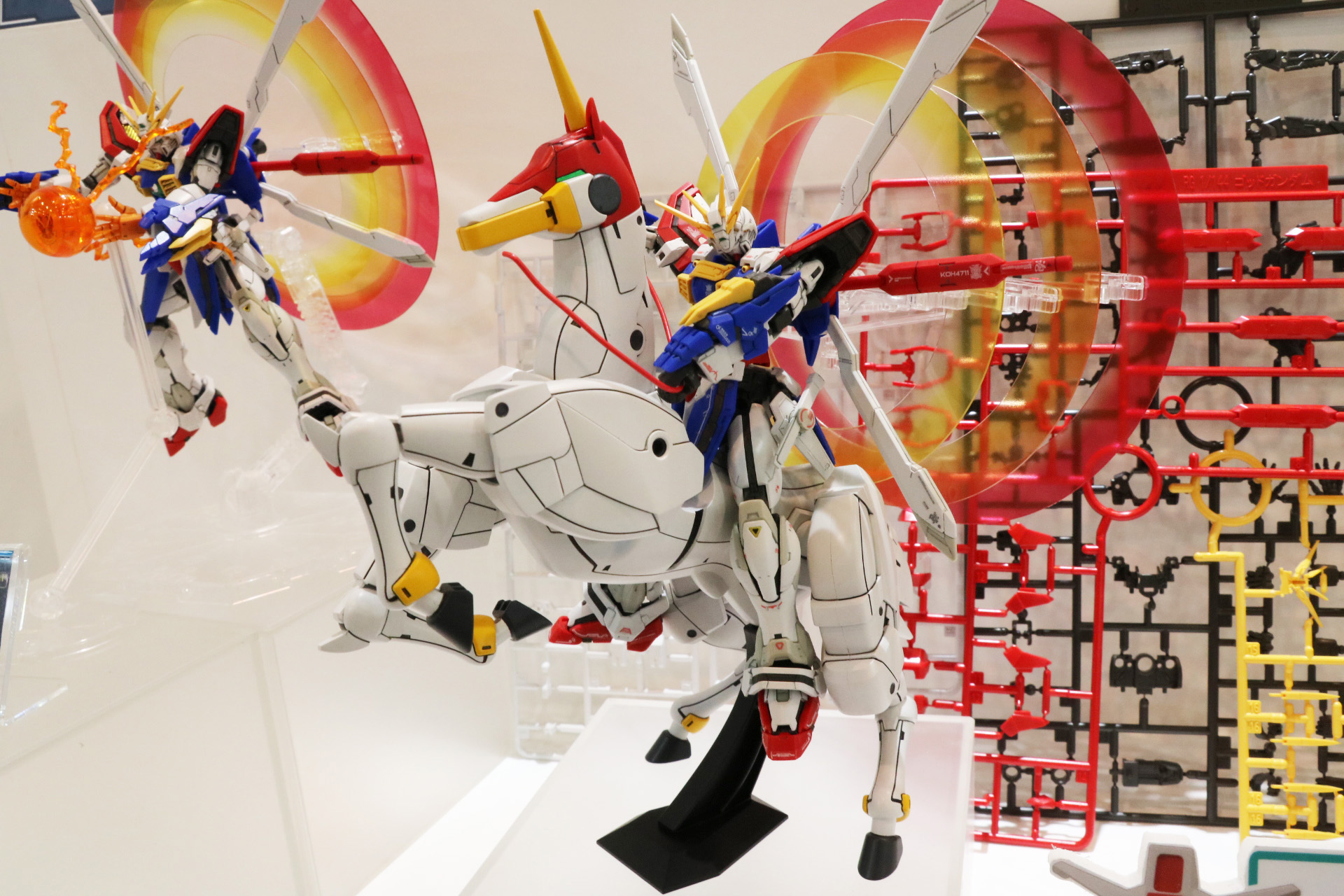 「RG 1/144 ゴッドガンダム」とのサイズ感も整っている印象