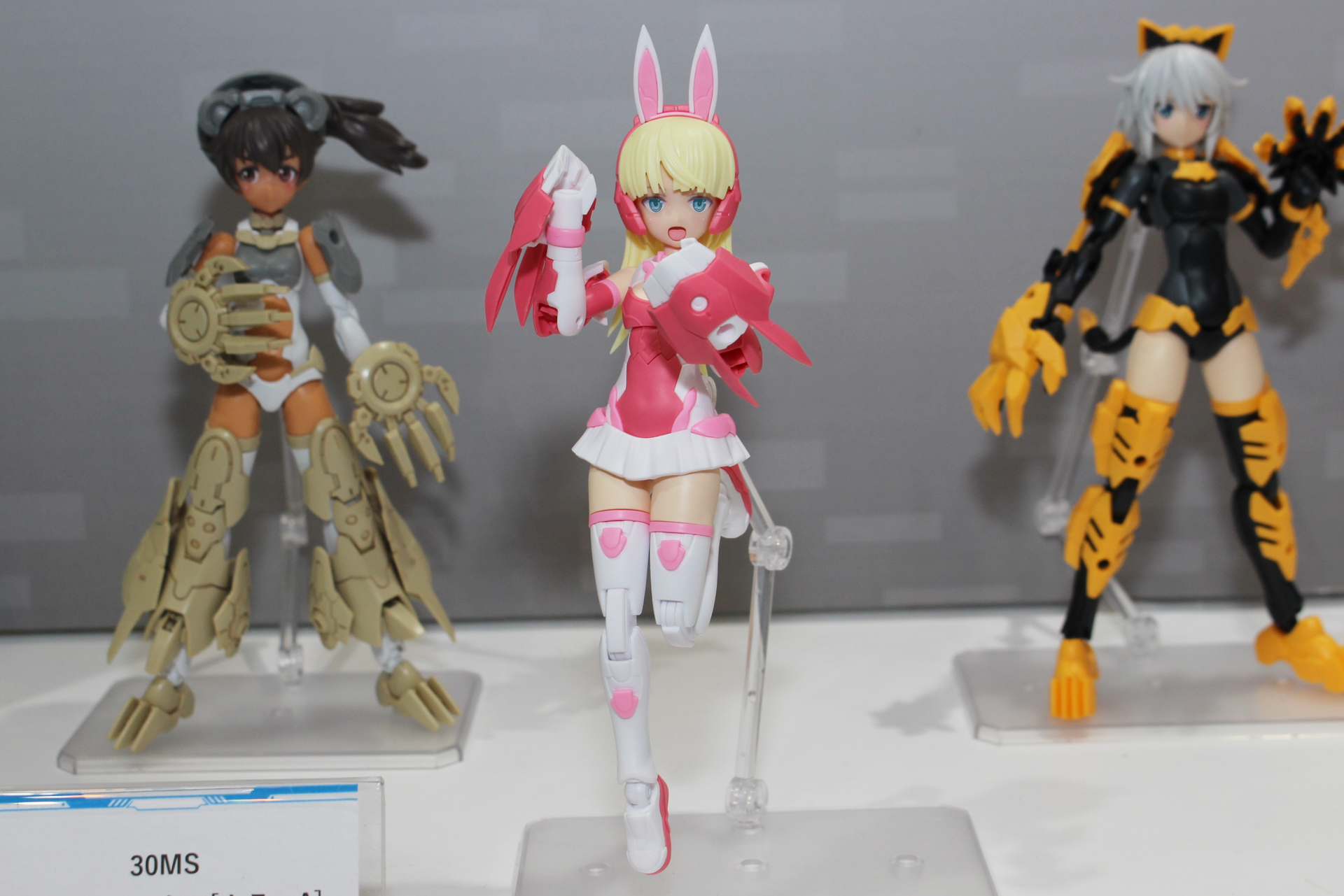 「30MS SIS-T00 リリネル［カラーA］。11月発売予定。価格は2,530円（税込）