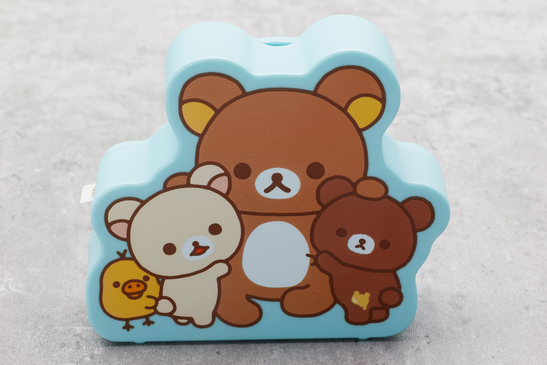 ケース部分には、リラックマやコリラックマ、キイロイトリ、チャイロイコグマのイラストが描かれている