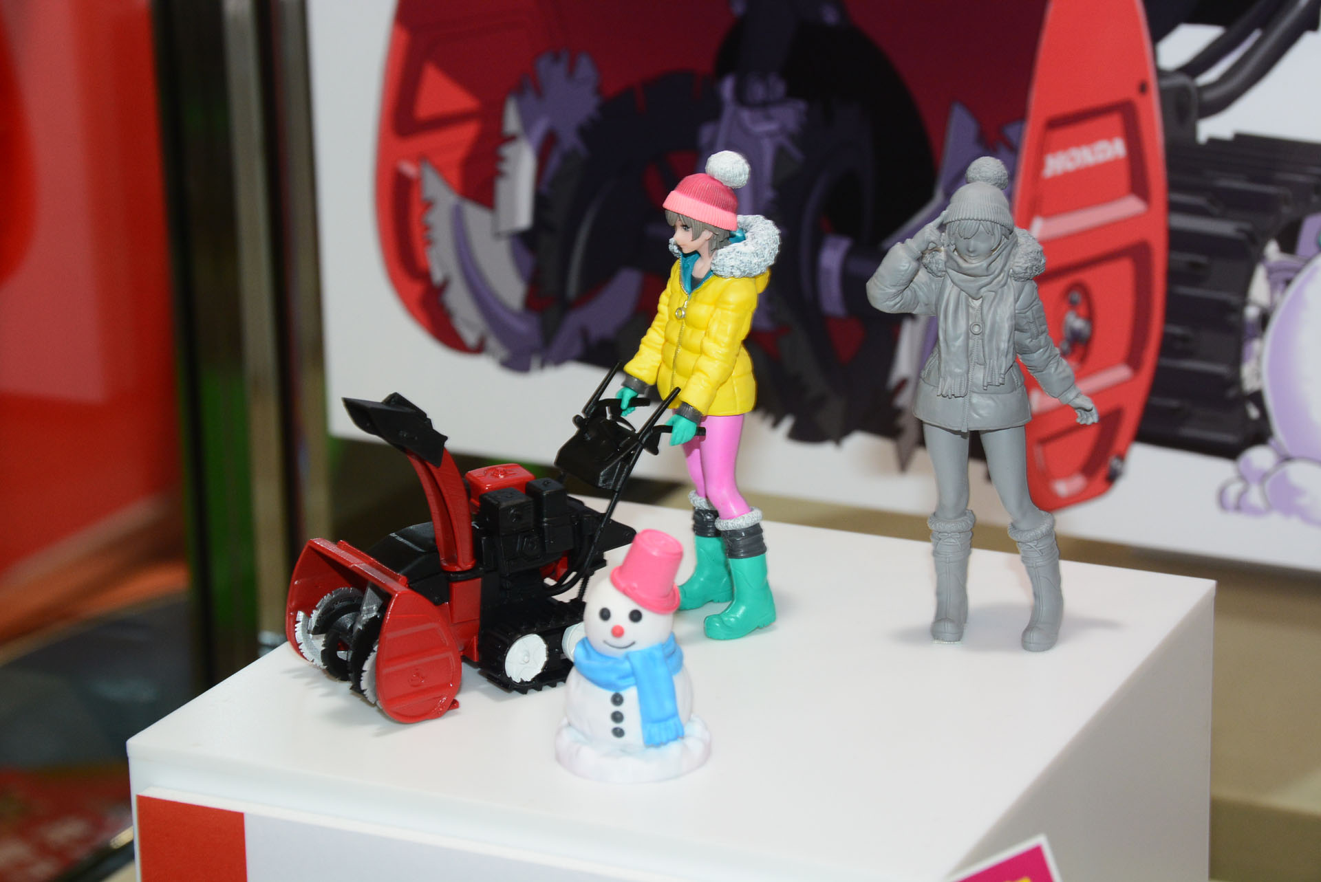 除雪機と女の子を組み合わせた「みのり with ホンダ除雪機HSS1170n（JX）」