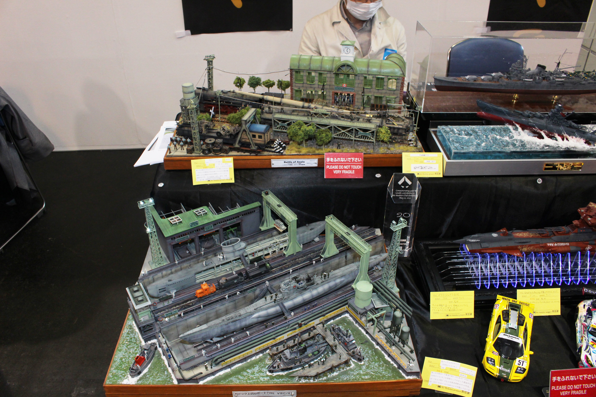 細部まで作り込まれた大型のジオラマは見応えバツグン。隅々まで眺めてみよう