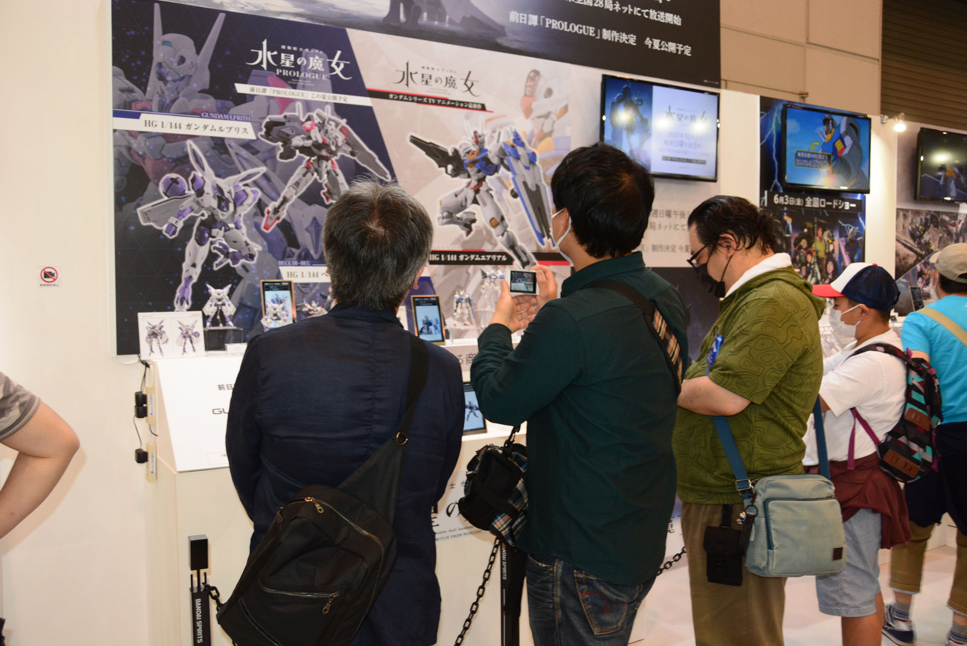 新製品を見たり、担当者と言葉を交わすのはホビーショーならではの楽しさだ