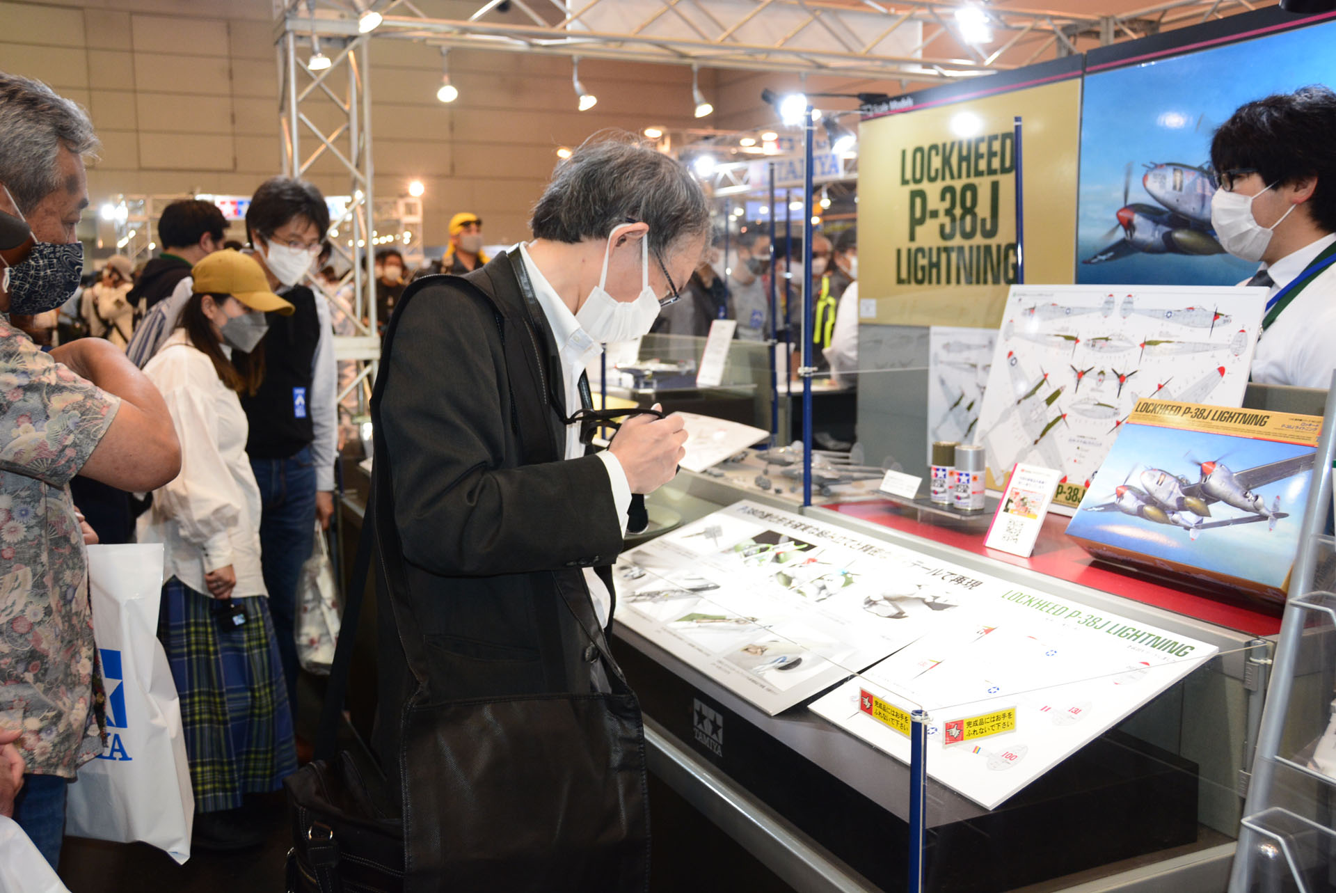 新製品を見たり、担当者と言葉を交わすのはホビーショーならではの楽しさだ