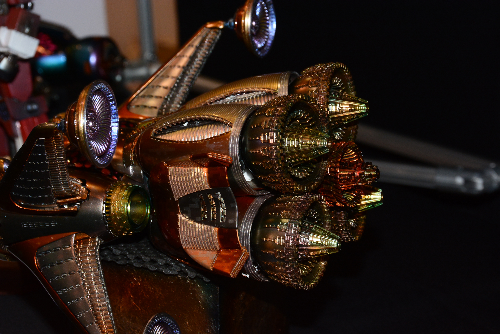 凄まじいまでの情報量。豪華な細工ものを見ているかのようだ