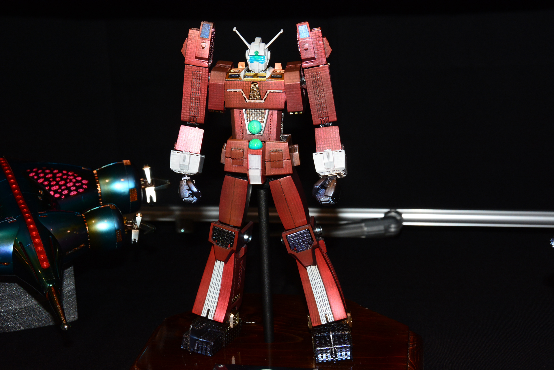 表面処理で異質感を出したイデオン