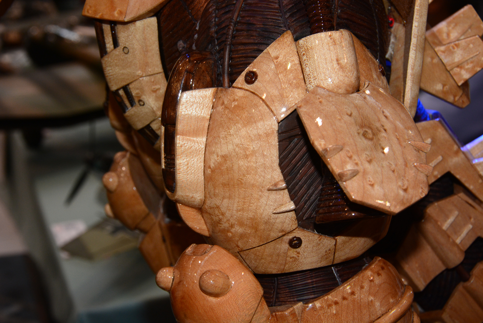 メープルの木目が独特の面白さをもたらしている