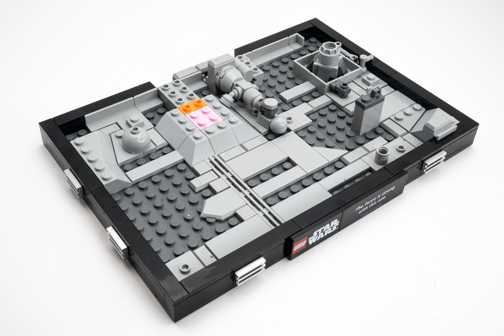 袋2が完成。タイルパーツが多いし未完成部分も多いので、さしずめ建造中のデス・スターIIといったところか