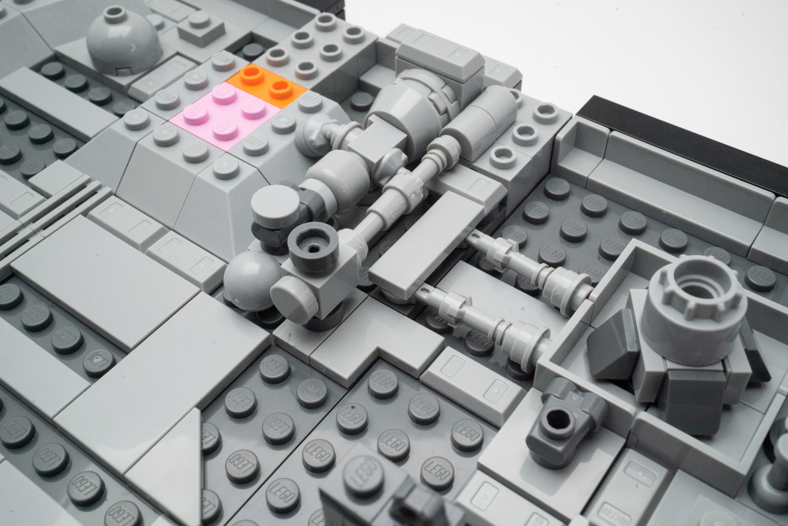 袋3では、バーと呼ばれる棒状の形状を含むパーツとほかのパーツを組み合わせて、さらに緻密なディテールを表現していく