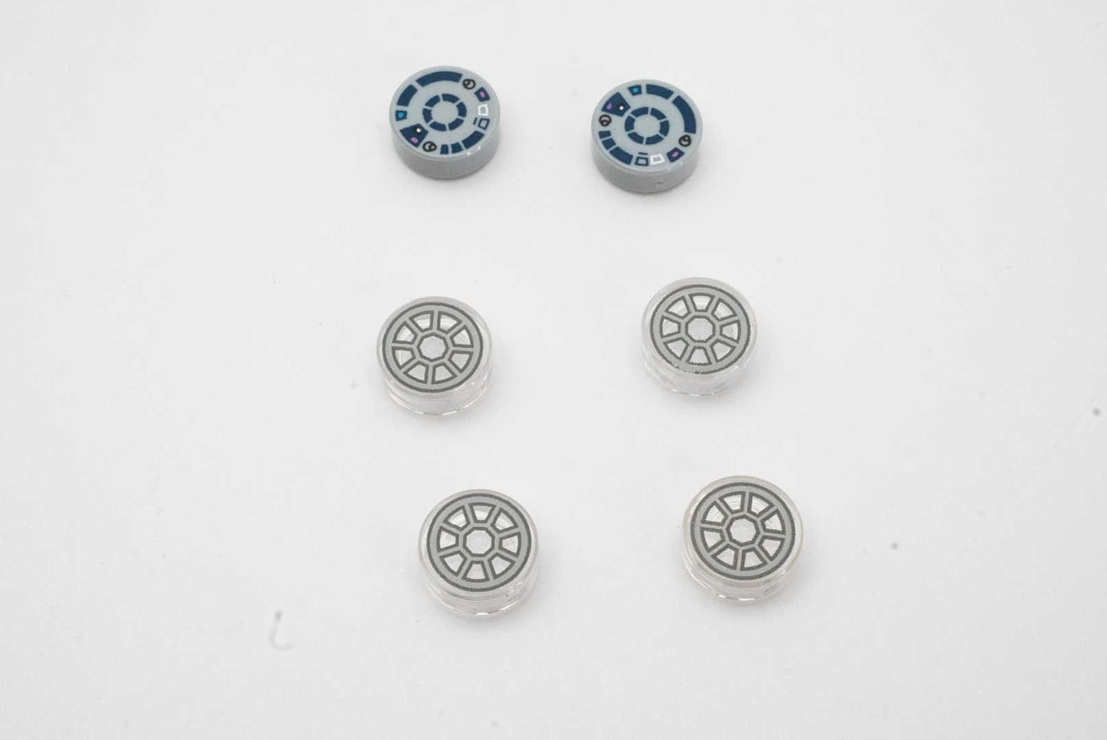 R2-D2ユニットや、タイ・ファイターのキャノピーはプリント系パーツが使われる