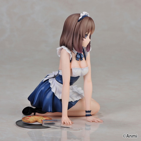 メイド服に儚げな表情がキュート。「Anmi 灰色アヒルの子メイド
