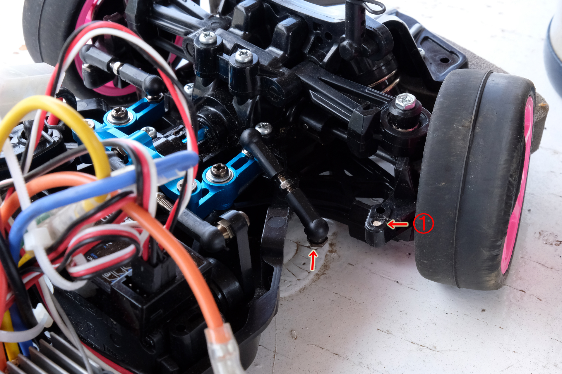 ピローボールは予備があったが、アップライトの矢印部分1に折れた先端が残っているので再使用が困難