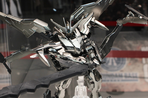 特別企画】【ガンダムベース撮り下ろし】4つのサブアームを持つ