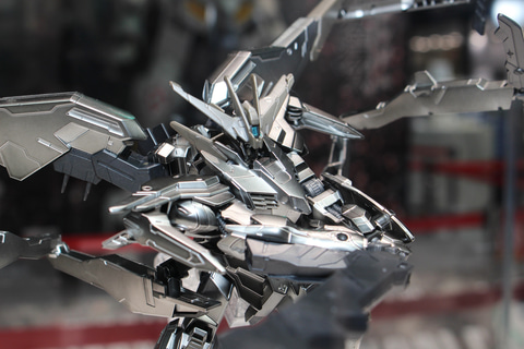 特別企画】【ガンダムベース撮り下ろし】4つのサブアームを持つ機体の
