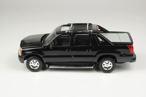 プラッツより、プラモデル「1/25 2005 キャデラック エスカレード EXT