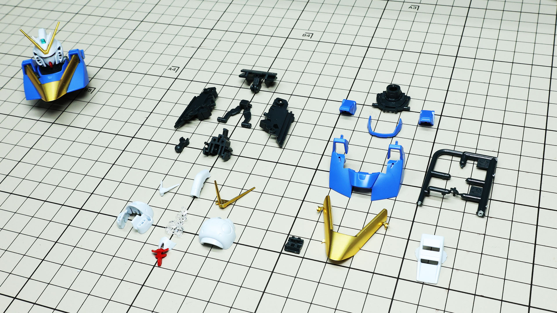 予習として通常の頭部と胸部を組み立ててみました。非常に面白い構造です