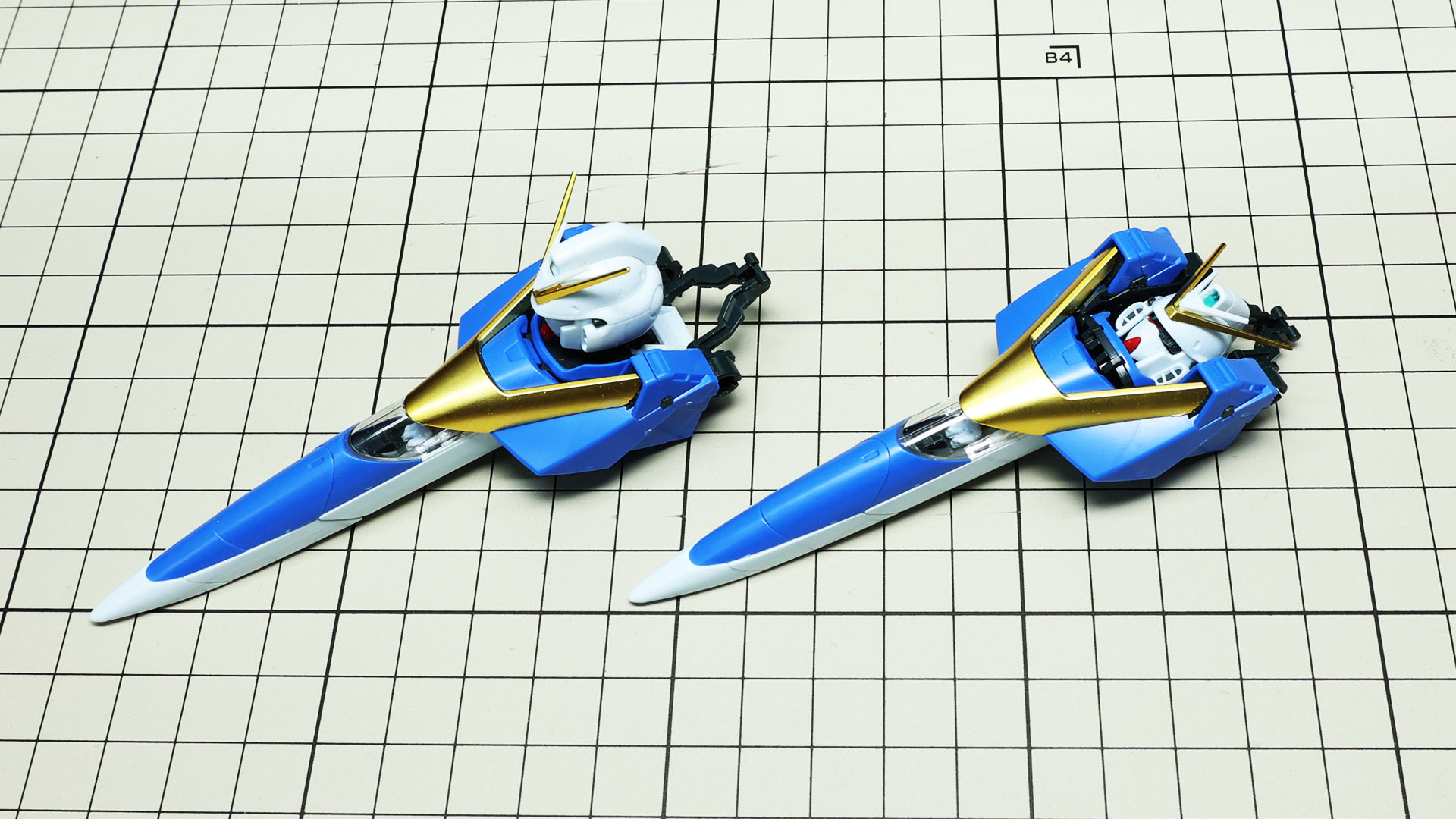 頭部は後方へ倒れることでV2コアファイター本体の厚みが増えるのを防いでいます