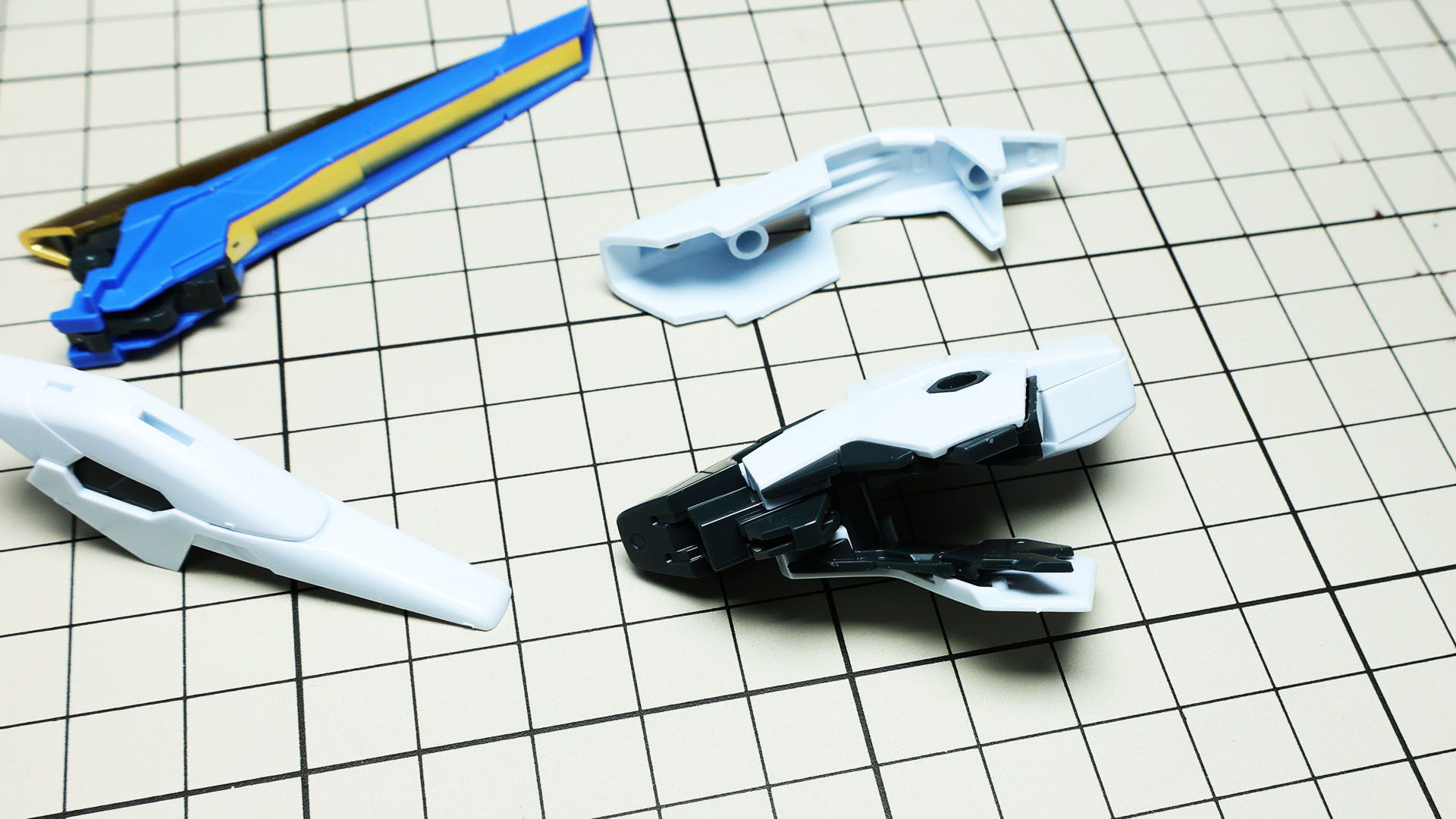 メカフレームを裏打ちとし、外装で覆うMGならではの構造がすばらしい