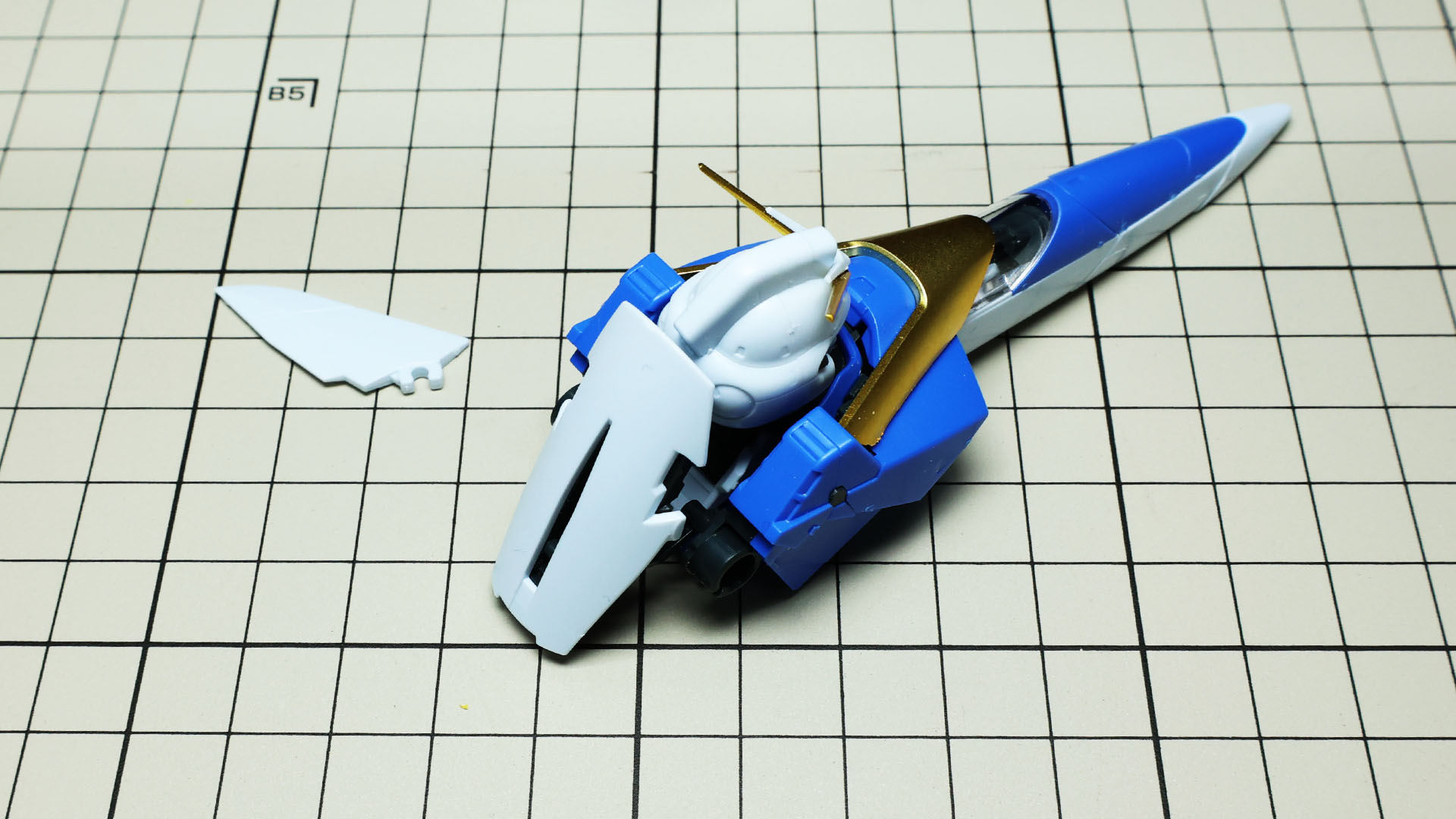 カバー、ウイングの順で組み込む方がかんたんでした