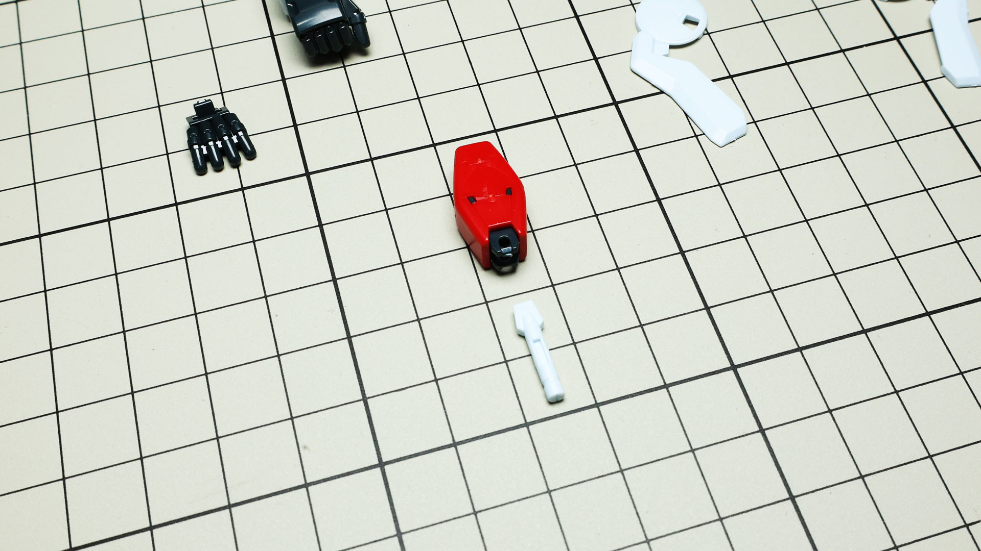 設定どおり、ビーム・サーベルを内装できます。すごい！