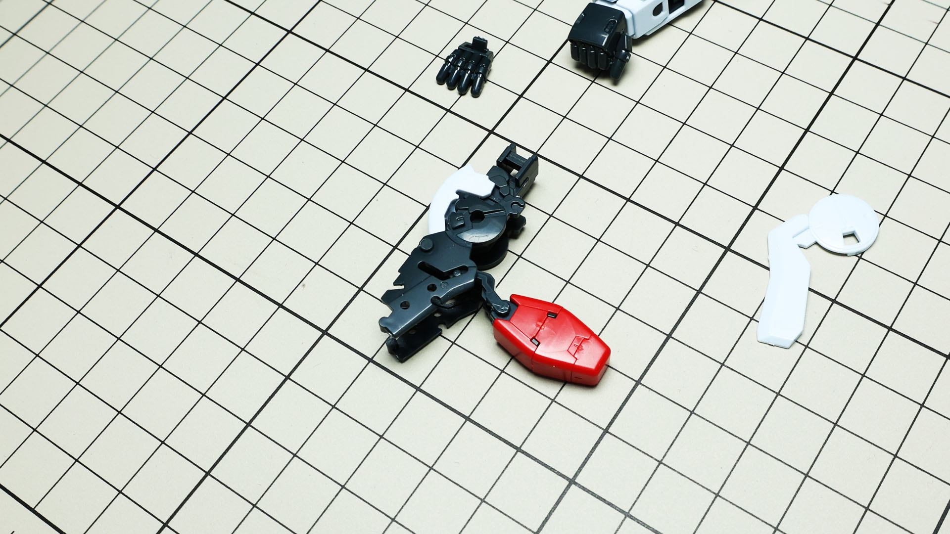 腕部本体とは細いアームで接続されます