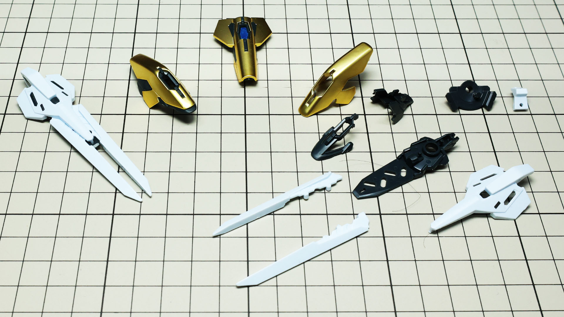 機体右側にあたる部分を先に組んでいます