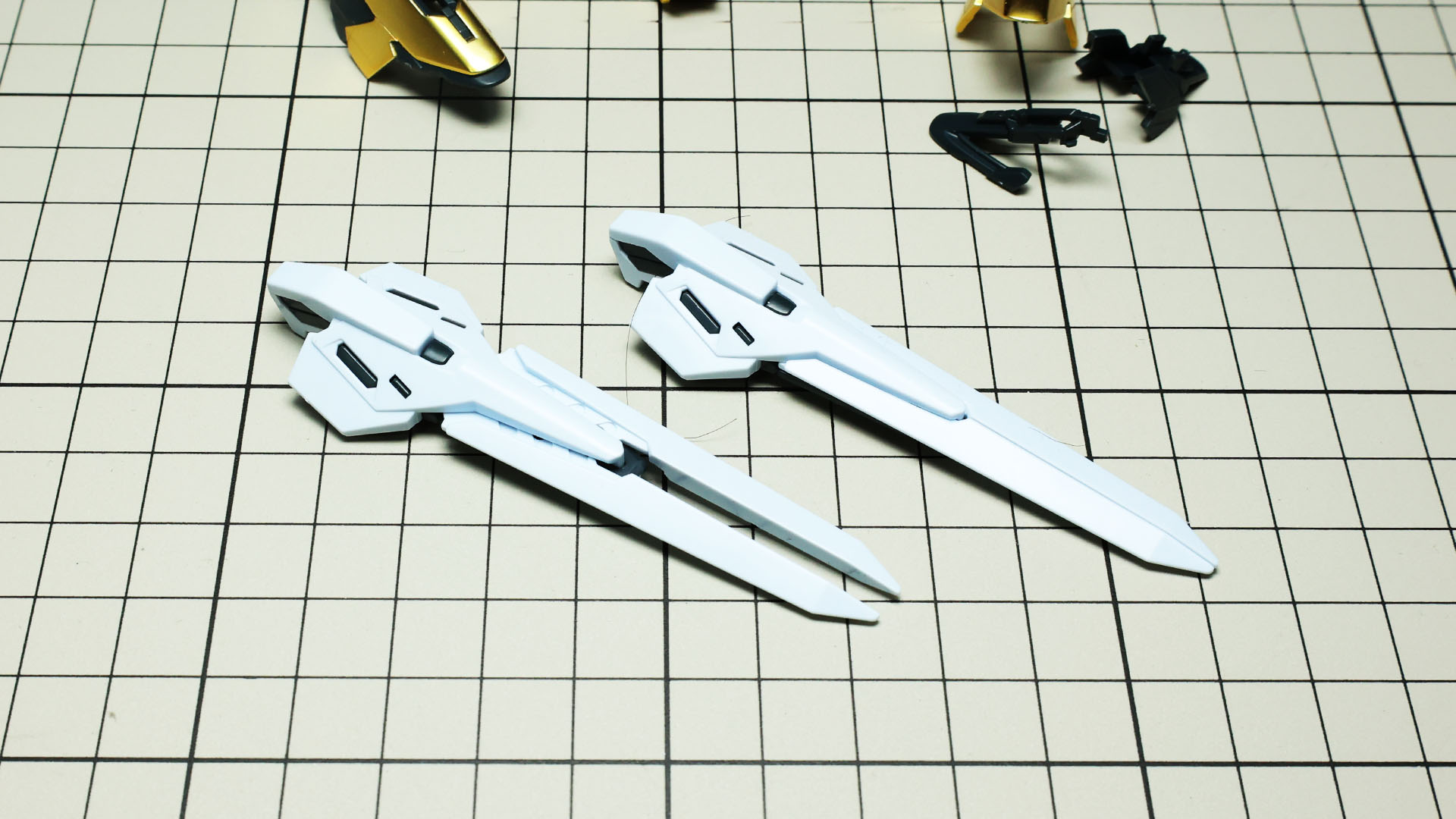 左が展開、右が収納状態です