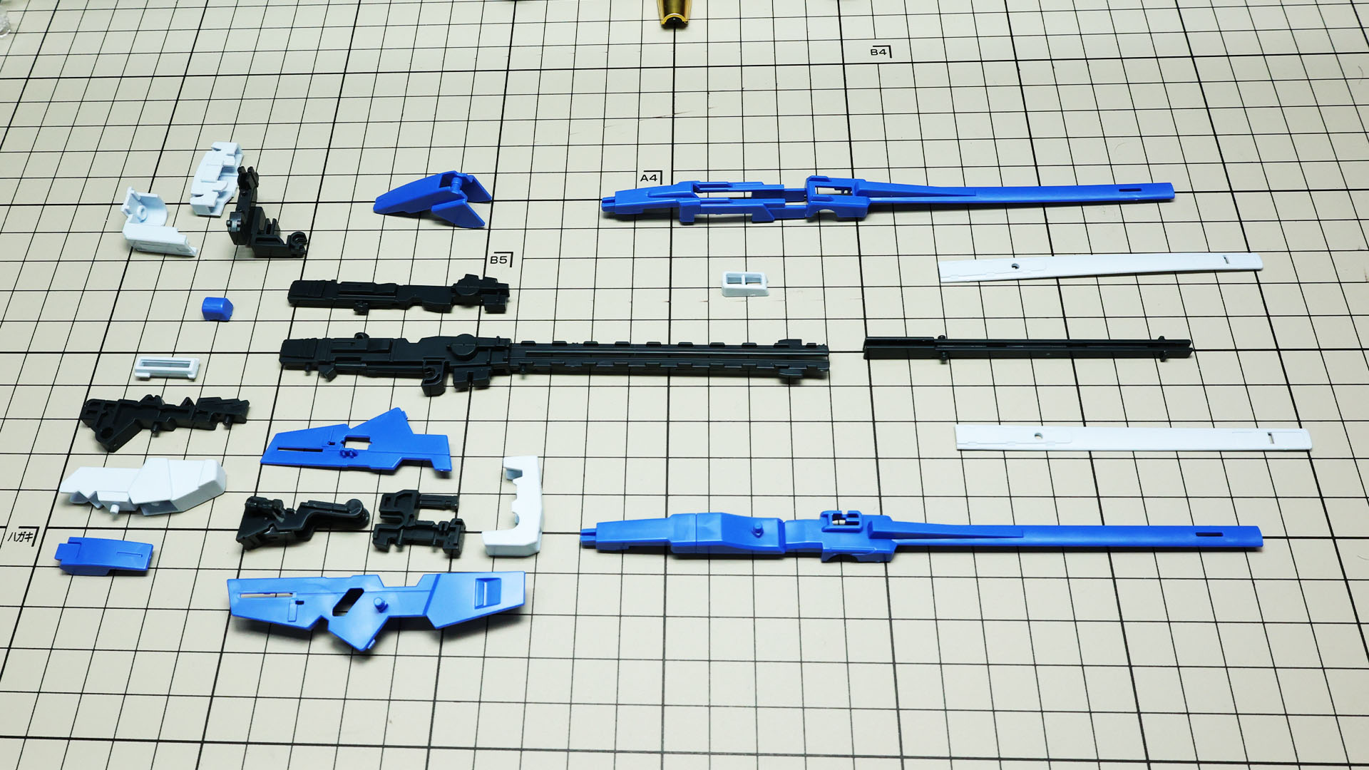 大型で複雑な装備ゆえ、パーツは多めです