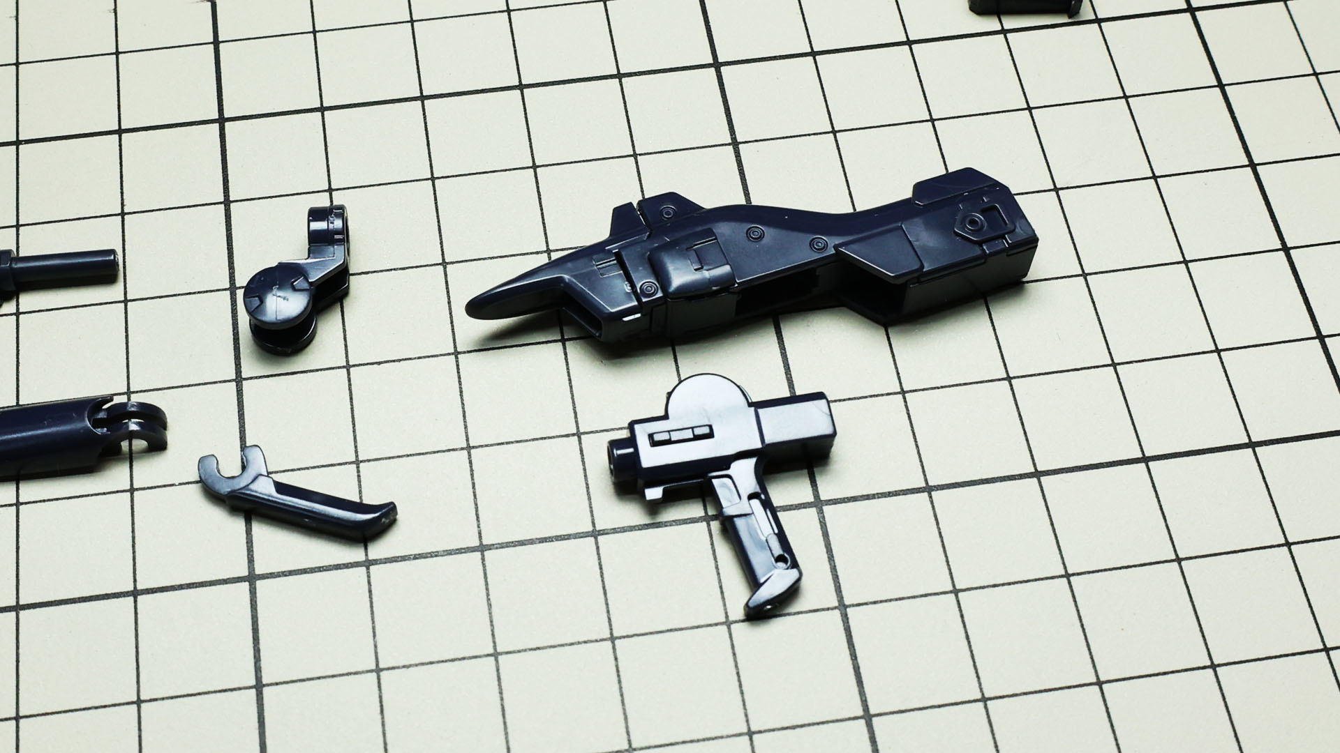 コアとなるビーム・ピストルを組み合わせて……