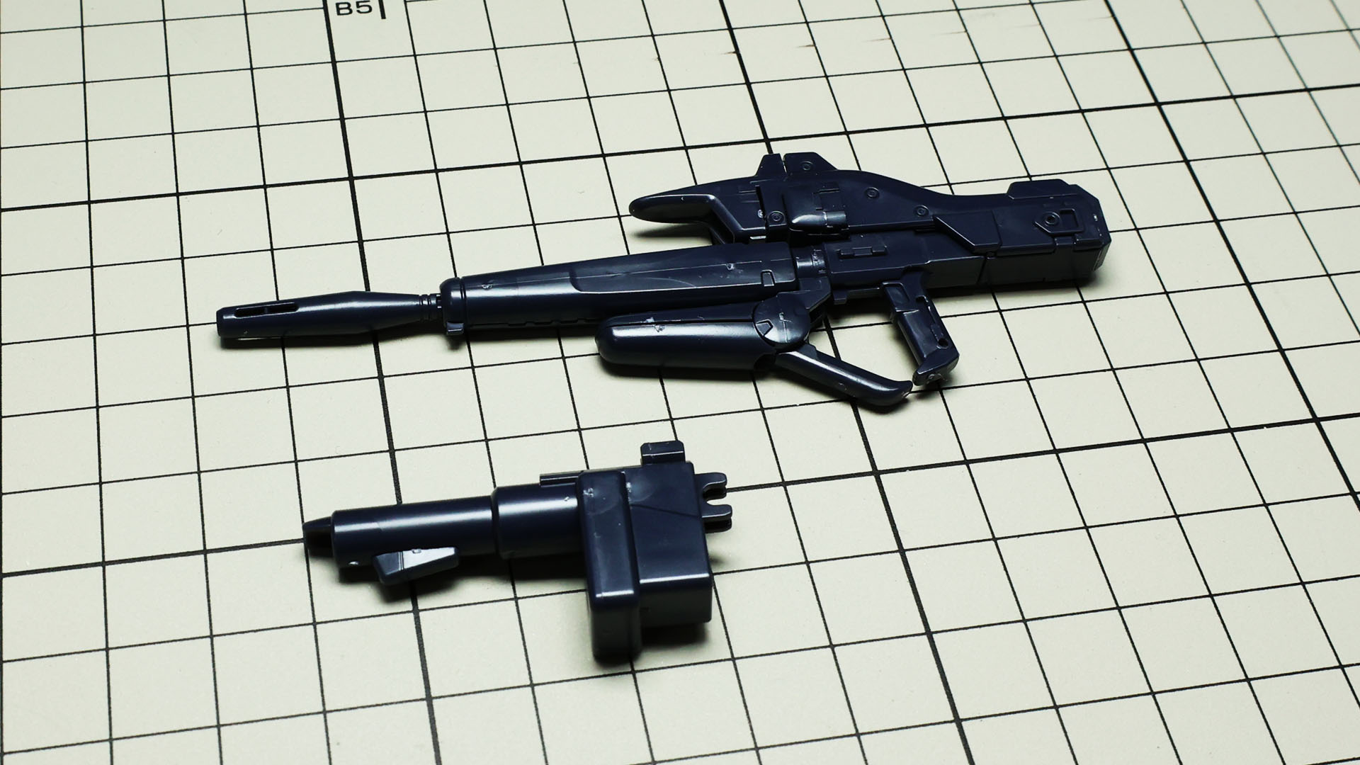 標準装備のマルチプル・ランチャーと交換する形で装備できます