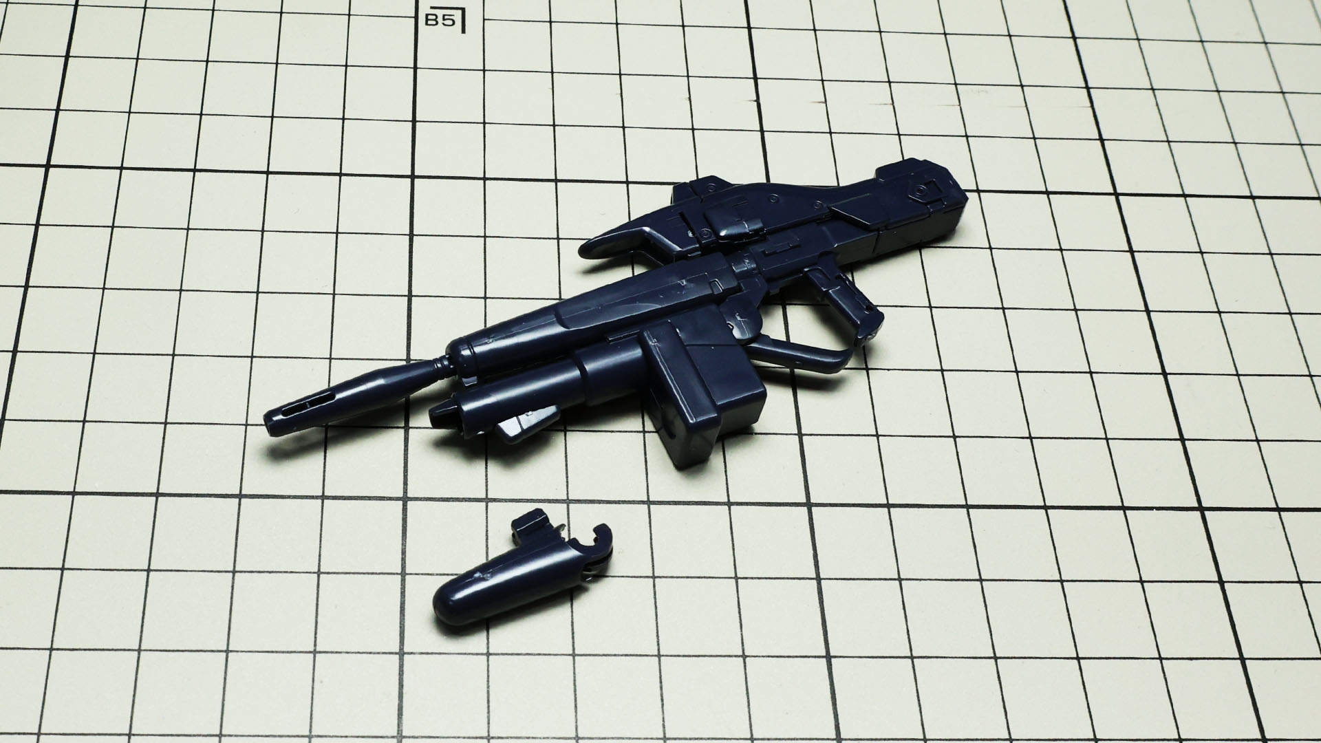 標準装備のマルチプル・ランチャーと交換する形で装備できます