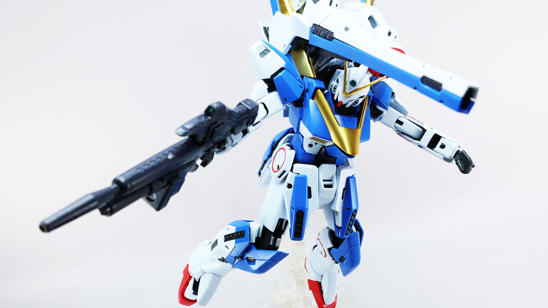 ビーム・ライフルにはグレネード・ランチャーを装備