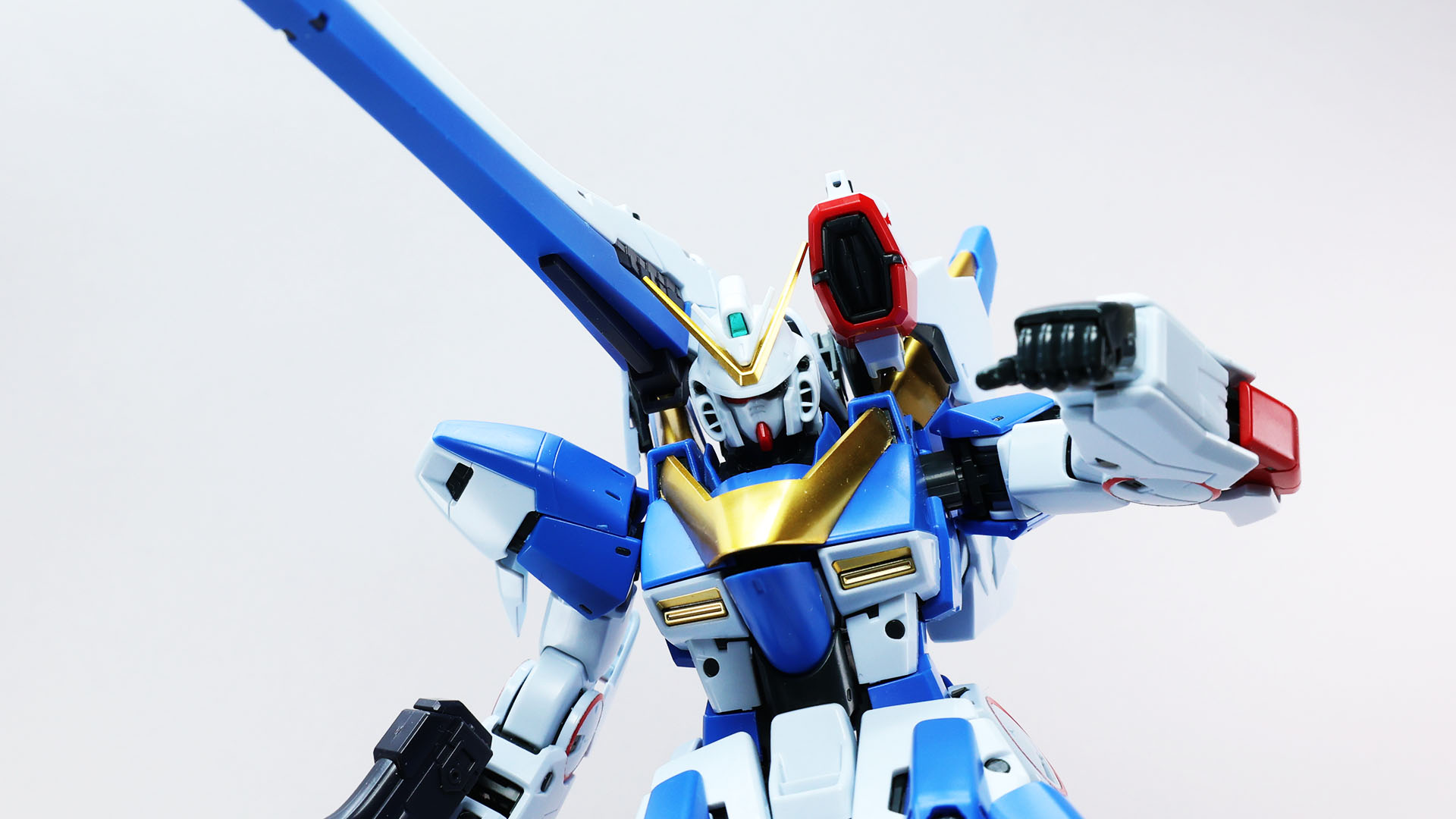 リアアーマーにマイクロ・ミサイル・ポッドを装備