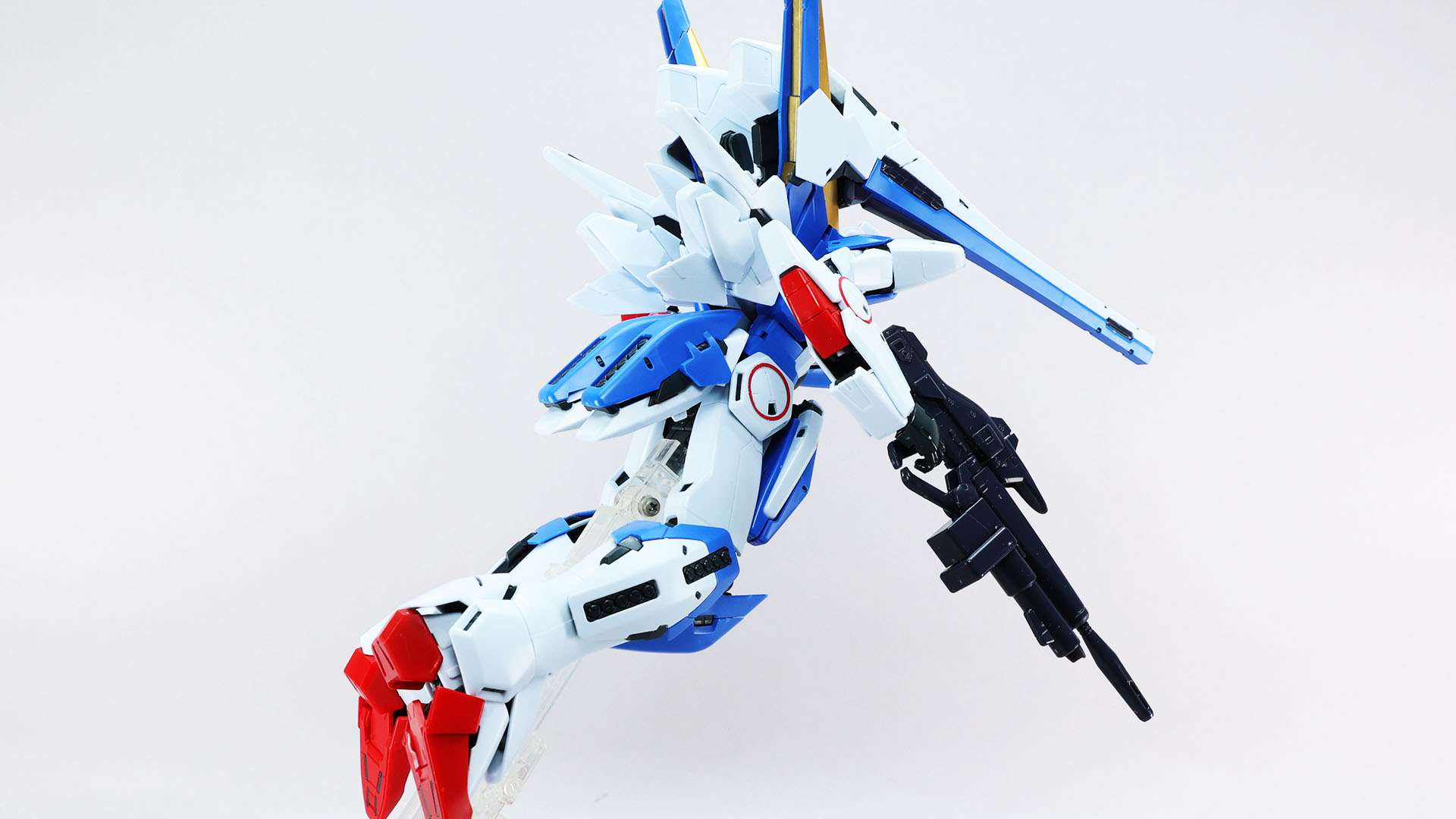 ビーム・シールドはPET素材にプリントされていて雰囲気あります