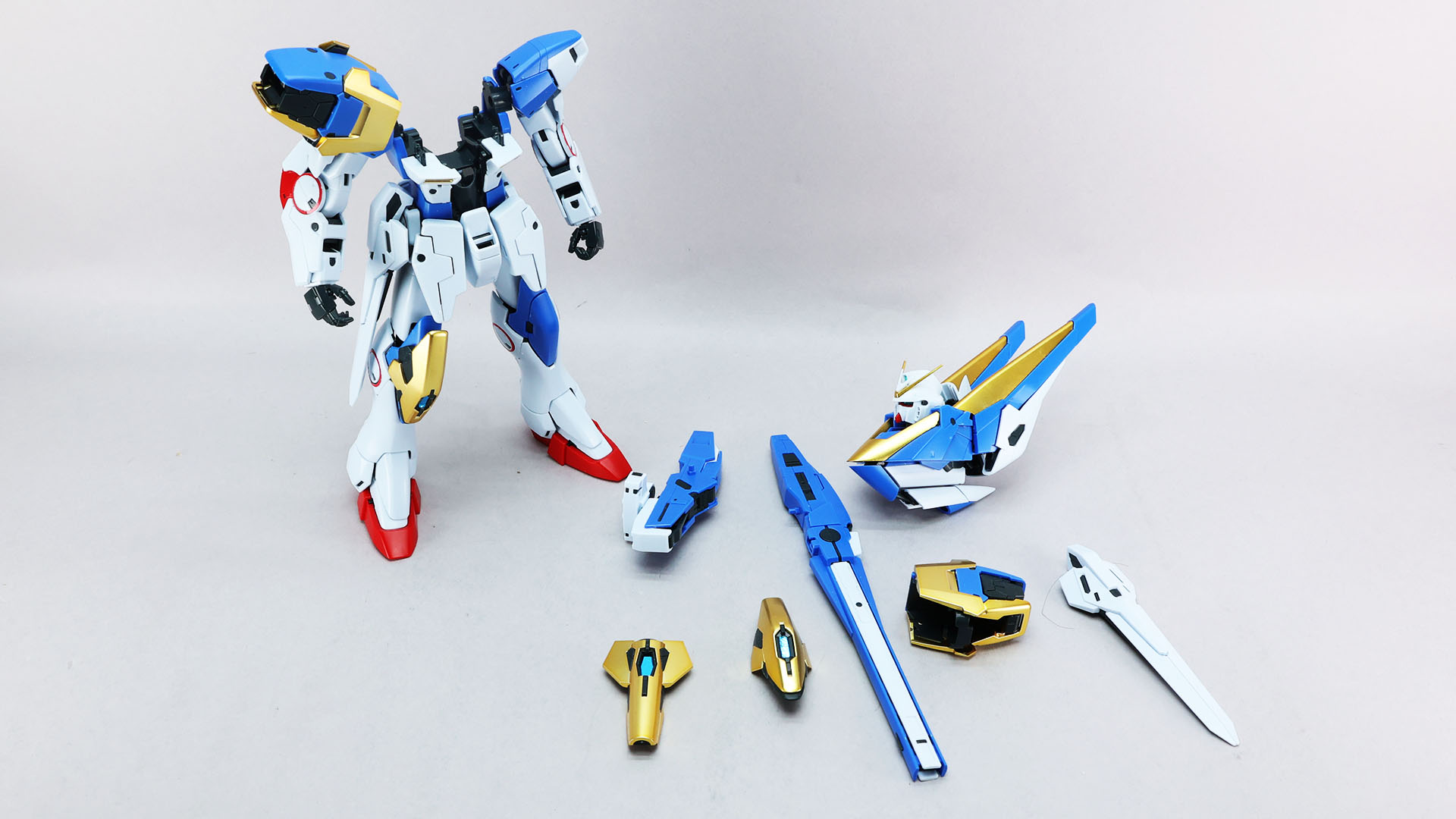 右半身のみ追加装甲を装備