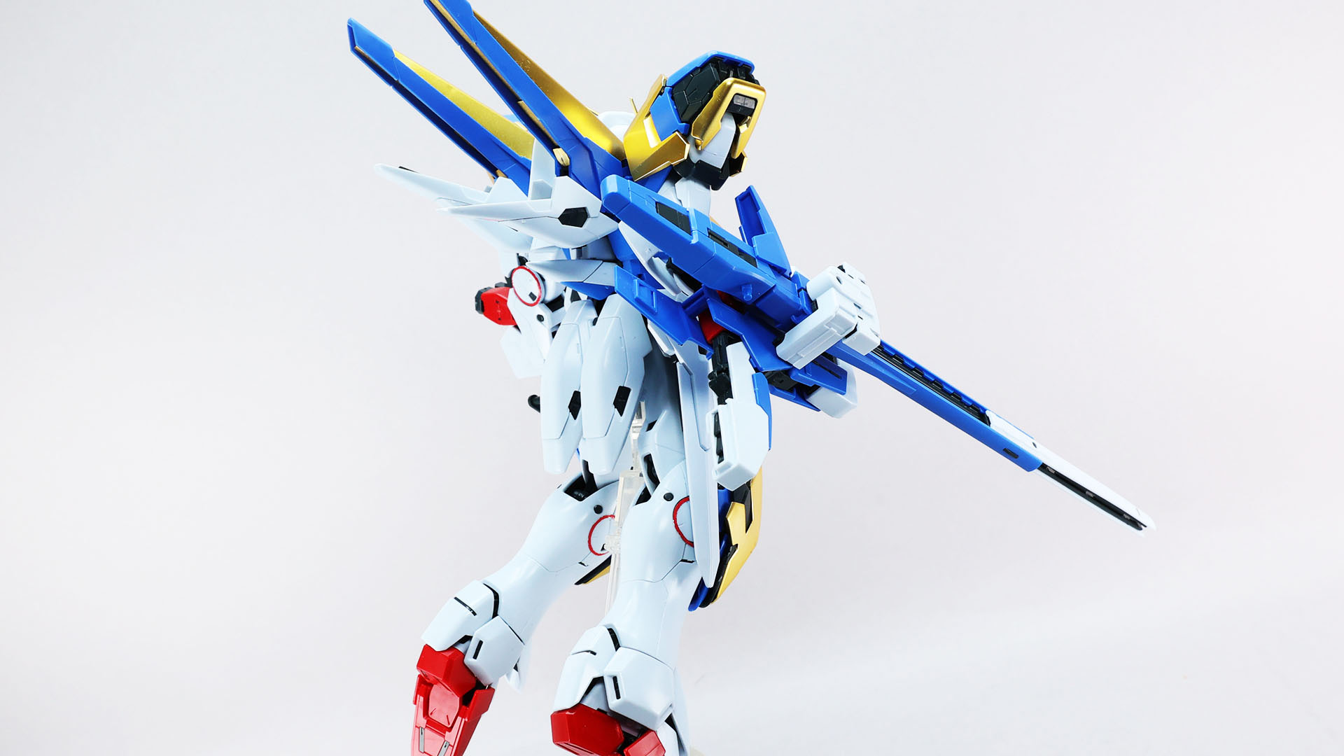 V2トップファイター（手前）V2ボトムリム（奥）