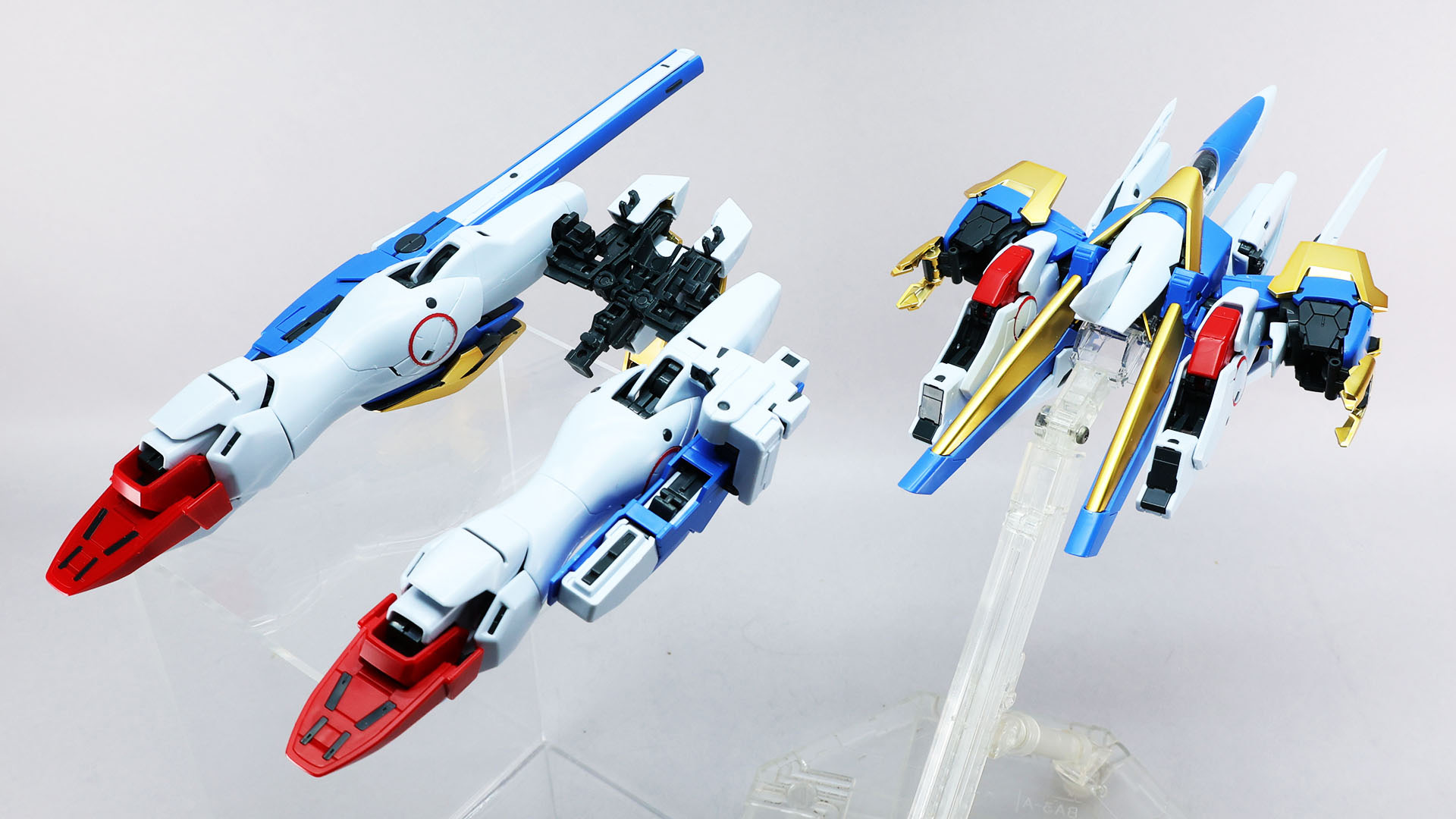 V2ボトムファイター（左）V2トップリム（右）