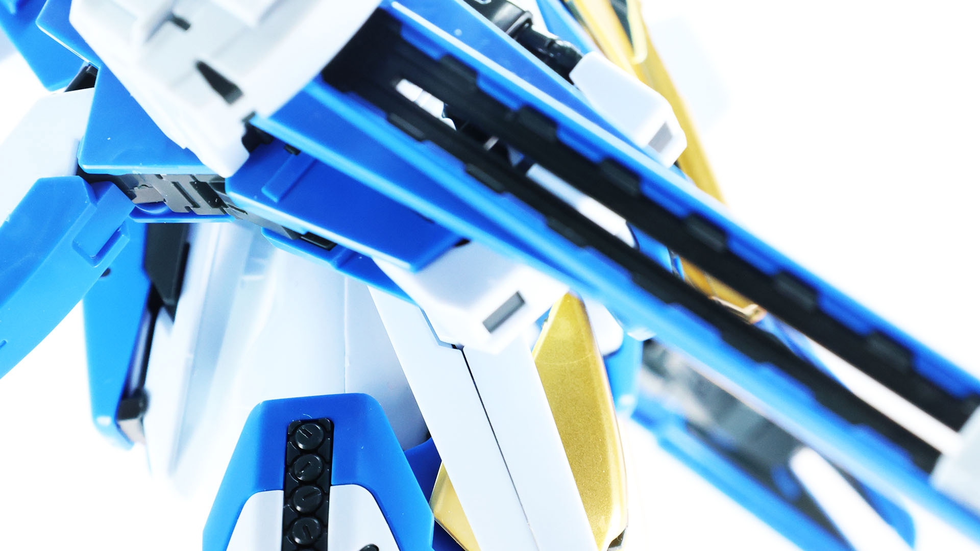 メガ・ビーム・ライフルはスリットが開いています